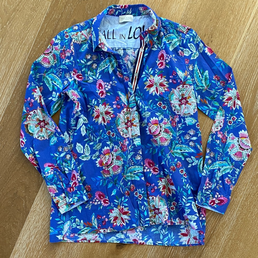 🌸 Designer Milano Italy Women’s Button-Down Shirt – Floral Print 🌸